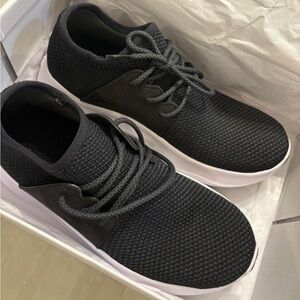 Vessi Cityscape Waterproof Shoe - Brand new in box - Women's Size 8, Black